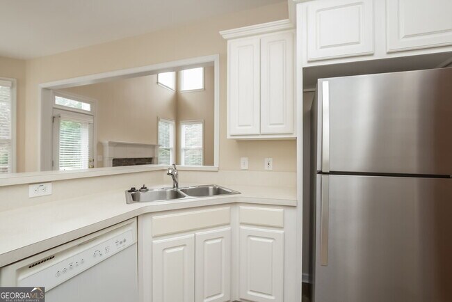 Building Photo - 3075 Woodbridge Ln