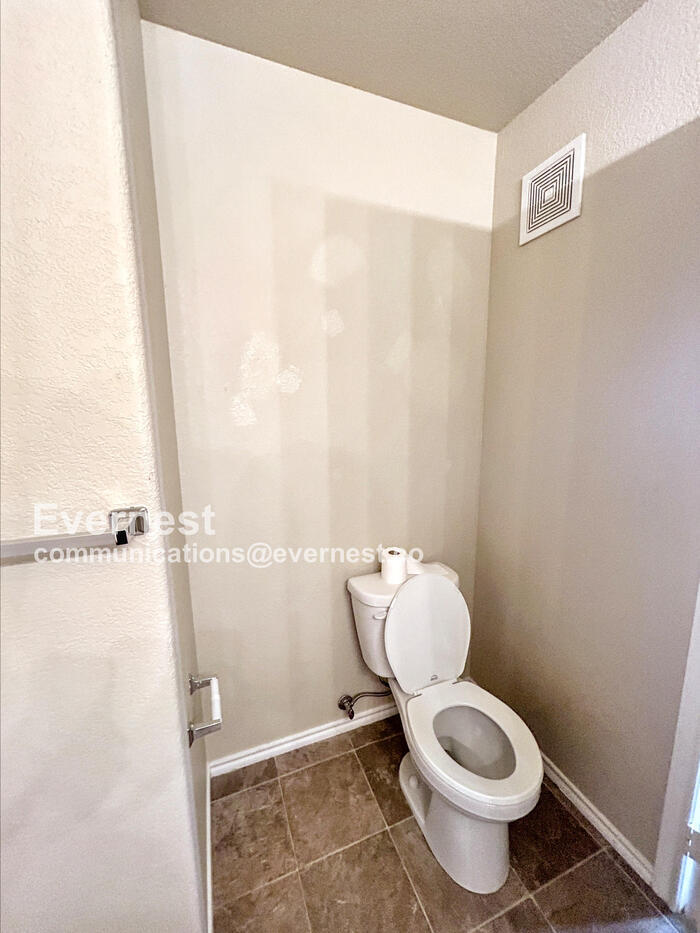 Building Photo - 3732 Riviera Grove