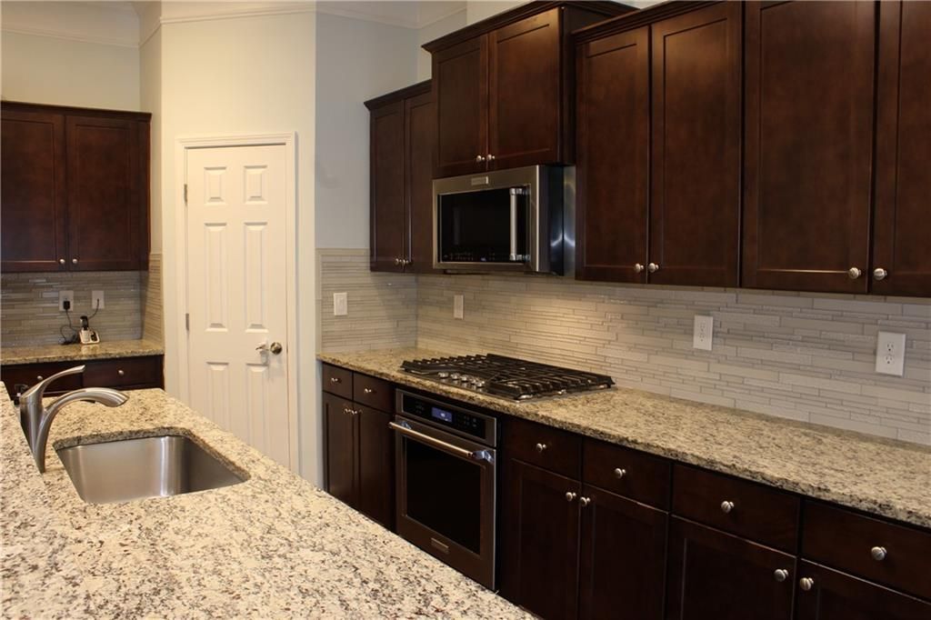 Building Photo - 2503 Norwood Dr SE