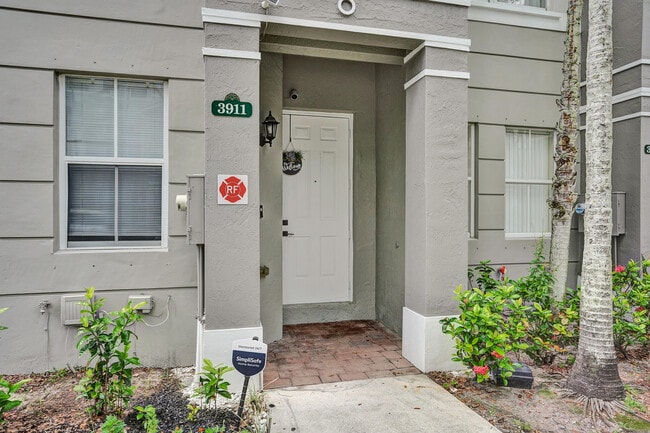 Building Photo - 3911 Shoma Dr