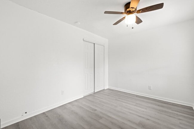 Building Photo - 1050 19th St S