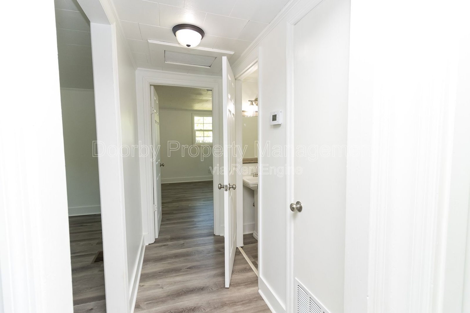 Building Photo - 108 Suggs St