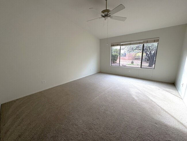 Building Photo - 1870 E Purple Martin Ln