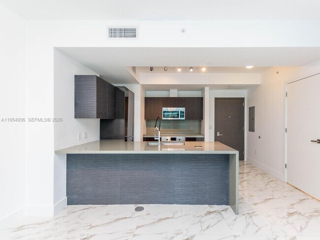 Building Photo - 1080 Brickell Ave