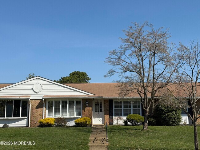 Building Photo - 116B Buckingham Dr