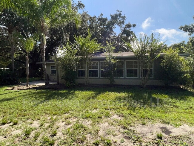 Building Photo - 222 Lakeview Dr