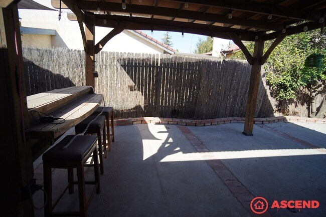 Building Photo - Cute Home in Southwest Bakersfield!