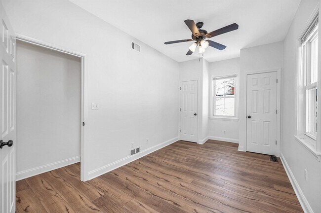 Building Photo - 12 Broadway St