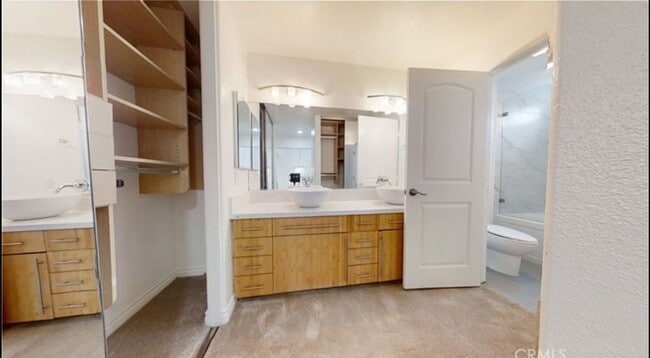 Building Photo - Gorgeous 3 Bed, 2.5 Bath in Irvine– Coming...