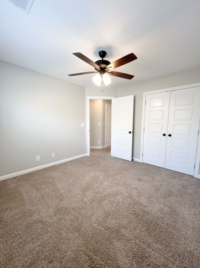 Building Photo - Move-In Specials Available! Must See-Stunning 5-Bedroom Home in 37043!!