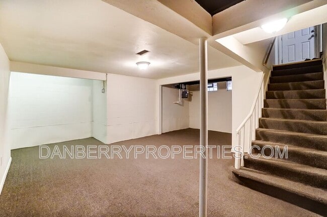 Building Photo - 915 Independence Rd