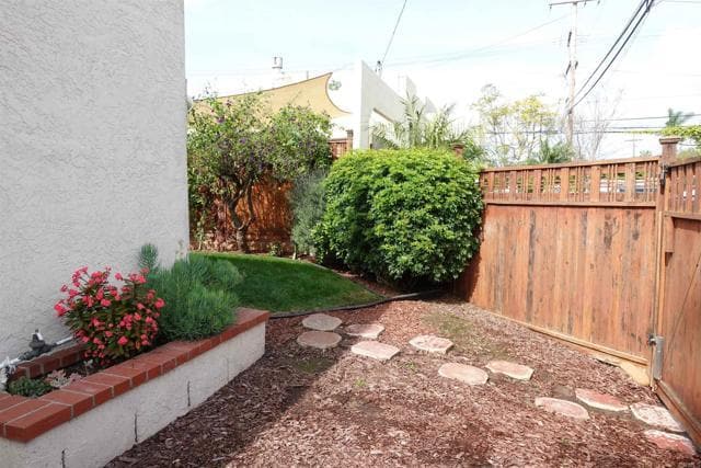 Building Photo - 3082 Juniper St