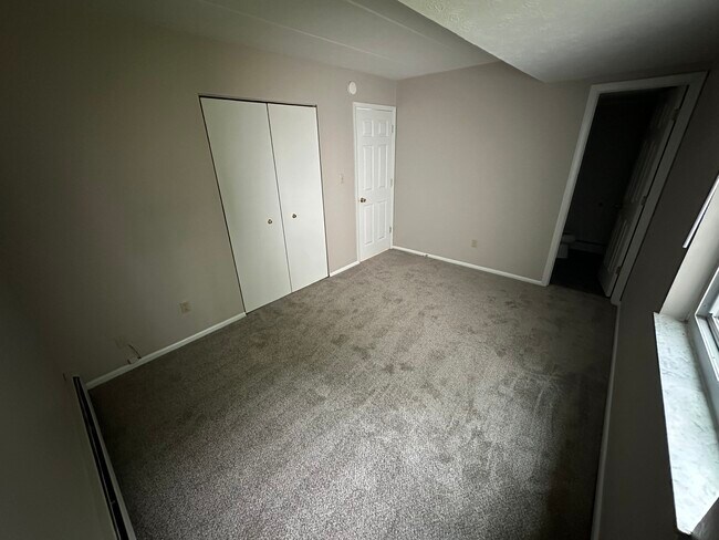 Building Photo - 956 S Lincoln St