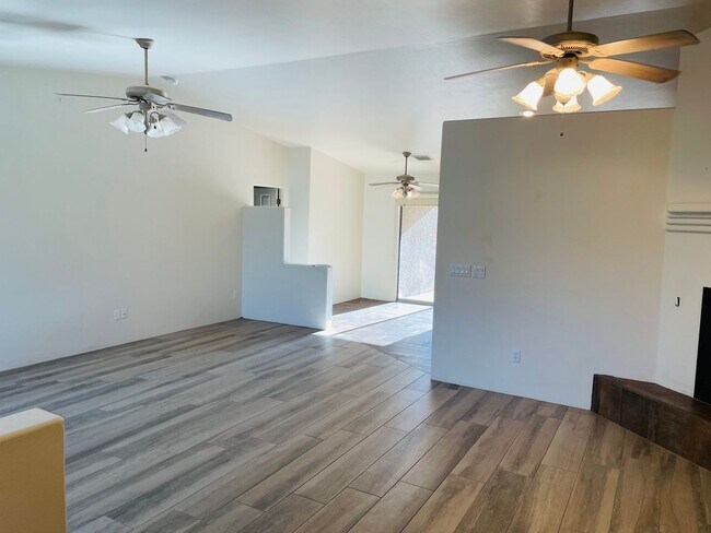 Building Photo - Village Of Oak Creek