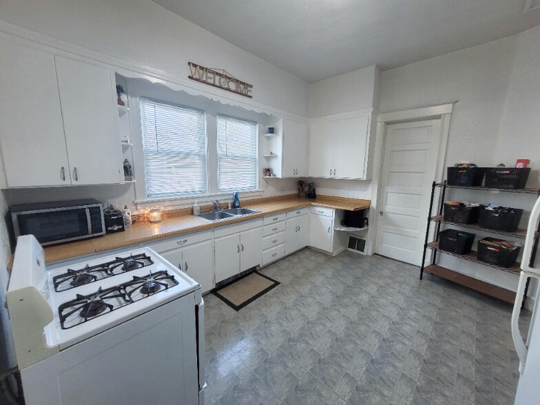 Building Photo - 600 Raub St