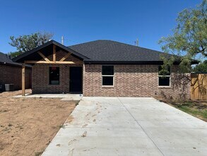 Building Photo - 303 Ave L