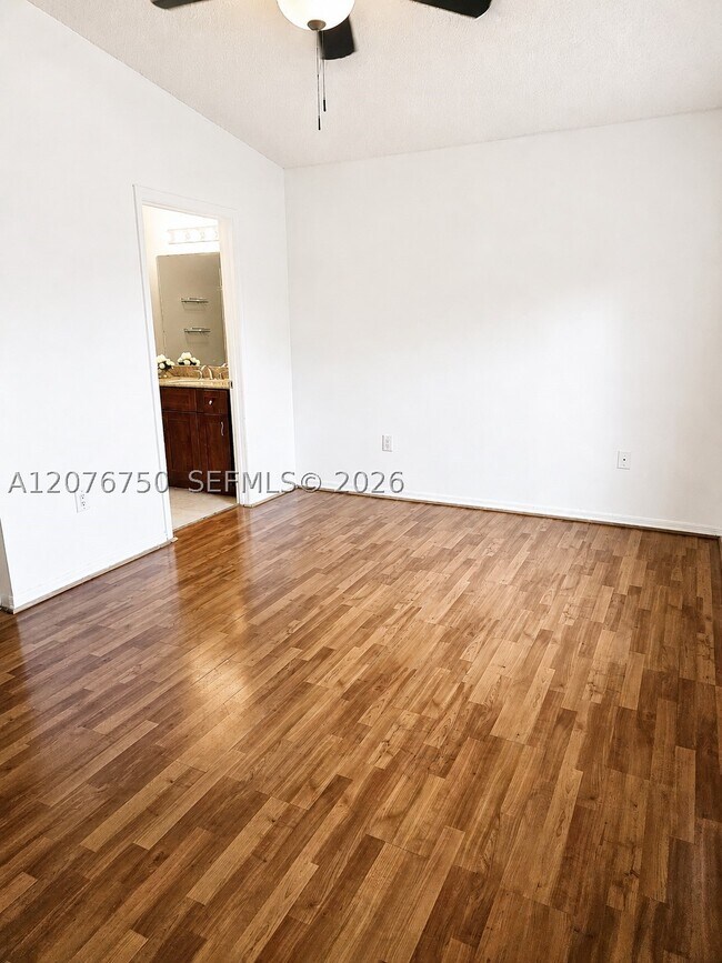 Building Photo - 405 Kelly Ln
