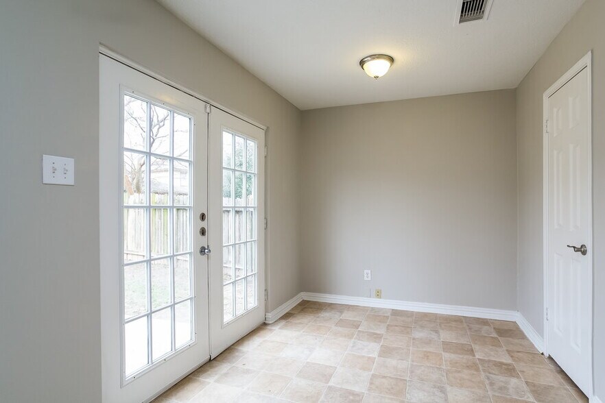 Building Photo - 5511 Deer Timbers Trail