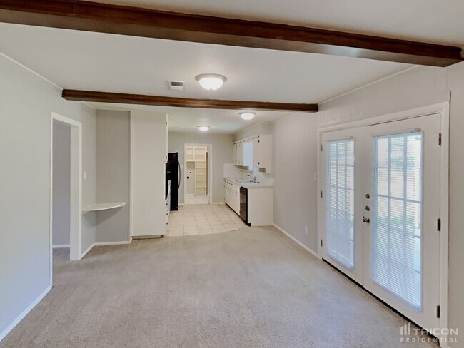 Building Photo - 220 Revere Dr