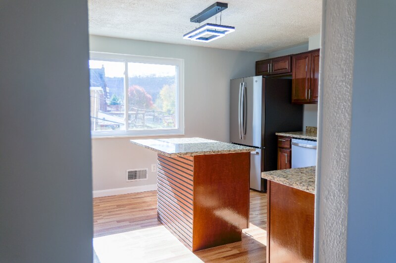 Building Photo - 526 Magazine St