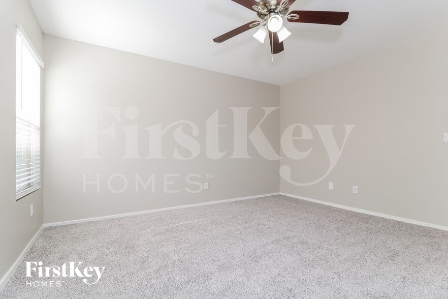 Building Photo - 12214 W Flores Dr