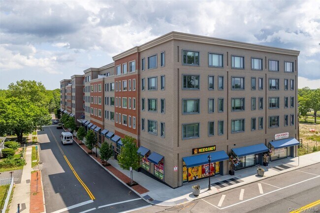 Primary Photo - 221 E Main St