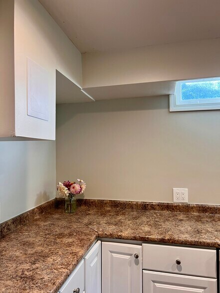 Building Photo - 555 Fort Hill Rd