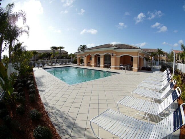 Building Photo - 1603 Napoli Dr W