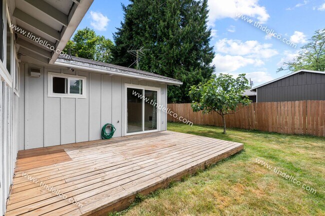 Building Photo - Gladstone Charmer | 3 Bedroom 2 Bathroom H...