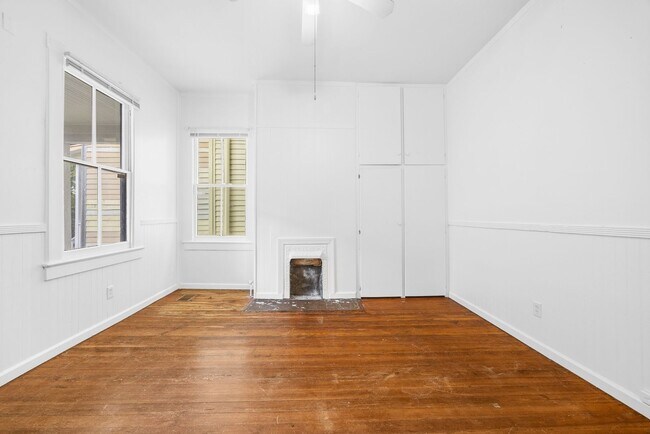 Building Photo - 112 E Anderson St