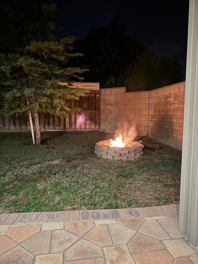 Building Photo - 2274 Purple Finch Ct