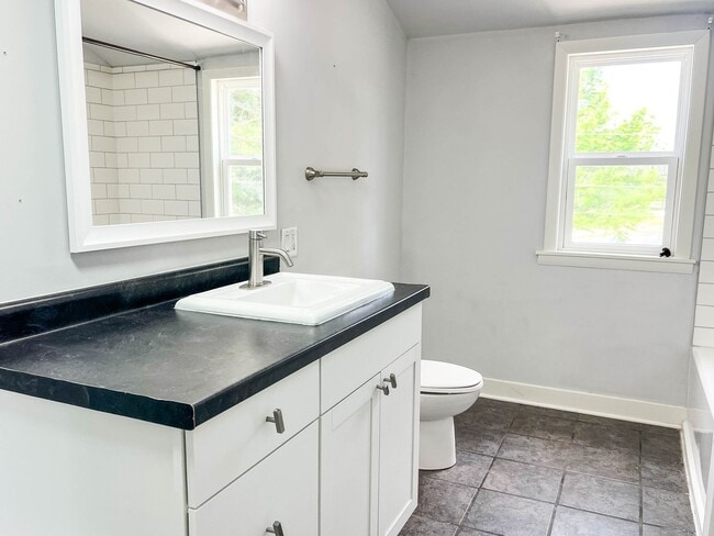 Building Photo - FOR RENT SAINT JOE-MOVE IN READY