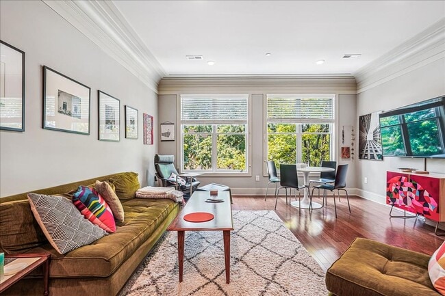 Building Photo - Great Luxury 3 Bedroom 2 Bath on H st NE! Offering half month free rent with a 12 month lease