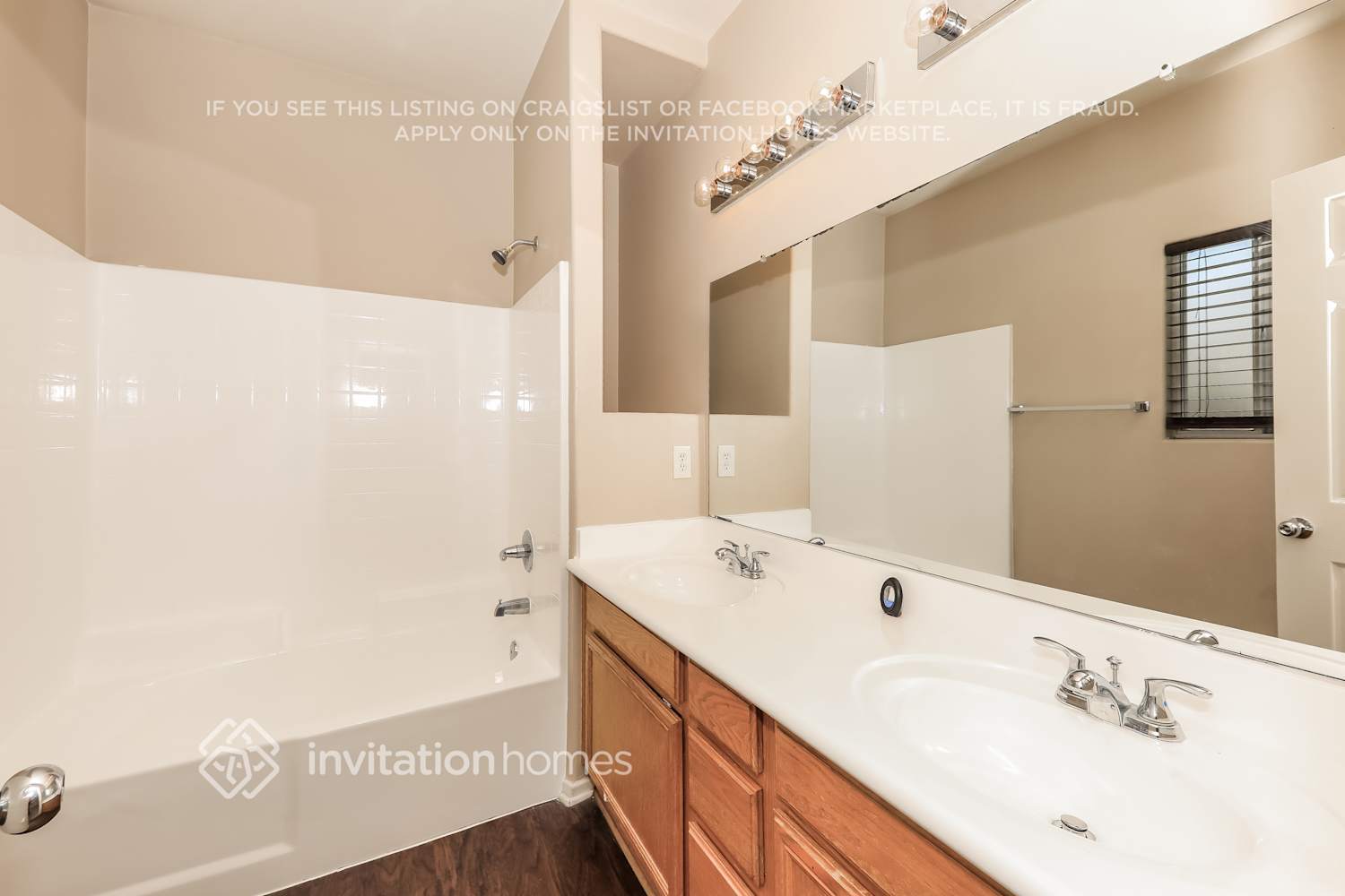 Building Photo - 12813 Westbury Dr