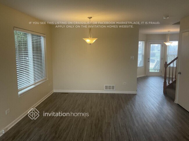 Building Photo - 6801 Desert Dr
