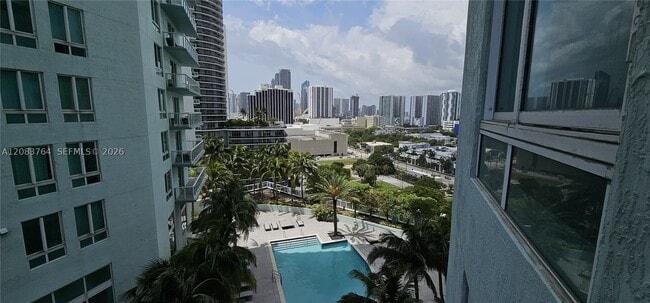 Building Photo - 1900 N Bayshore Dr