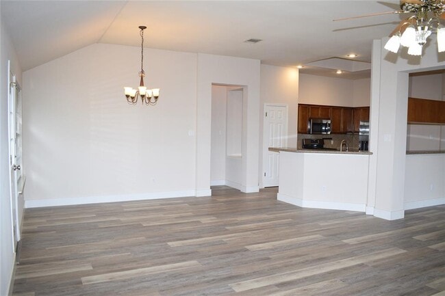 Building Photo - 3810 Newland Dr