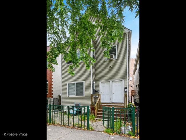 Building Photo - 2142 N Maplewood Ave