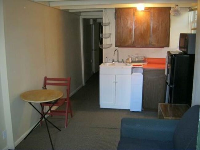 Building Photo - 914 13th St