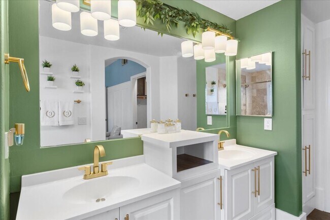 Building Photo - 10809 Garden Mist Dr