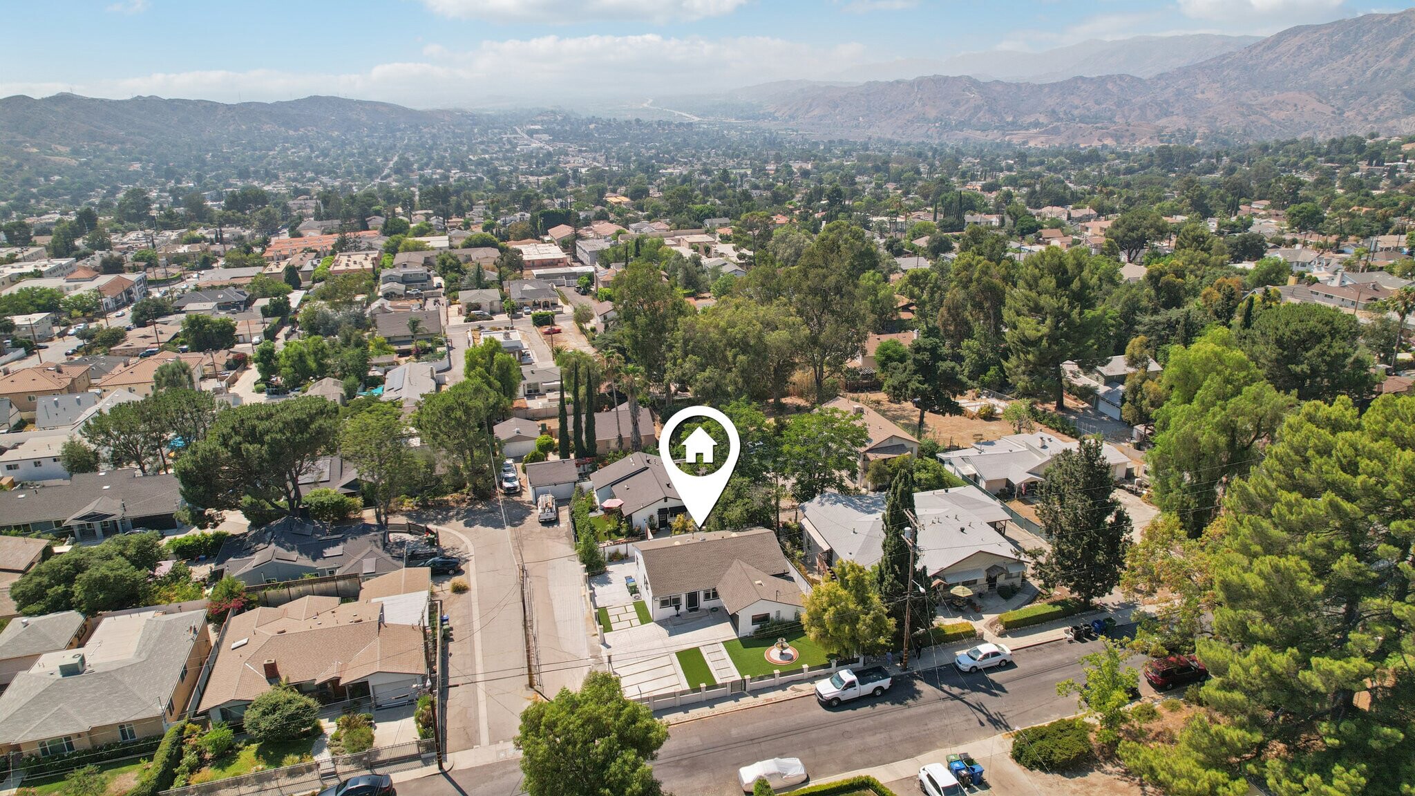 Building Photo - 10337 Pinyon Ave