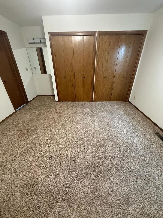 Building Photo - 5436 S Stoneborough Ct