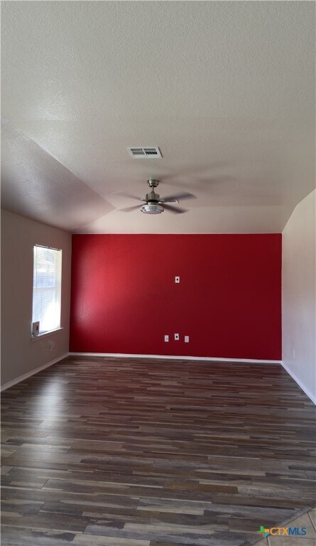 Building Photo - 200 Memory Ln