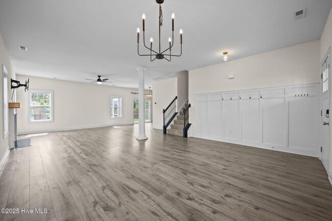 Building Photo - 541 Transom Wy