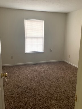 Building Photo - Huge 4 Bedroom 2 bath House with Garage