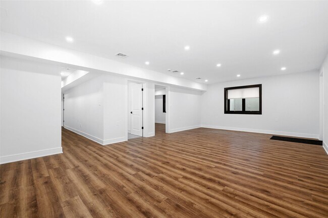 Building Photo - 62 Cedar Pl