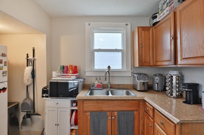 Building Photo - 1599 Mooberry St