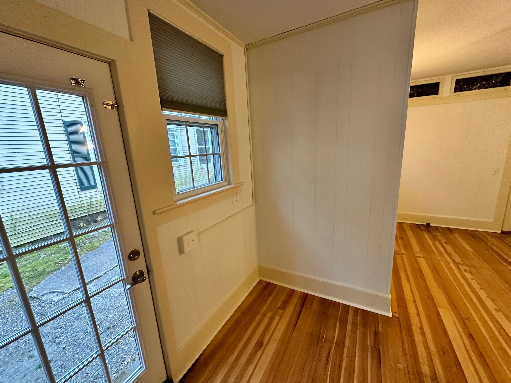 Building Photo - 537 Main St