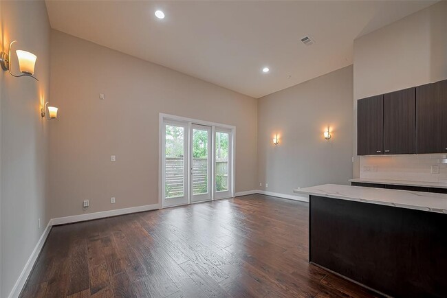 Building Photo - 1305 Laird St