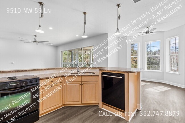Building Photo - 9510 NW 59 Ln